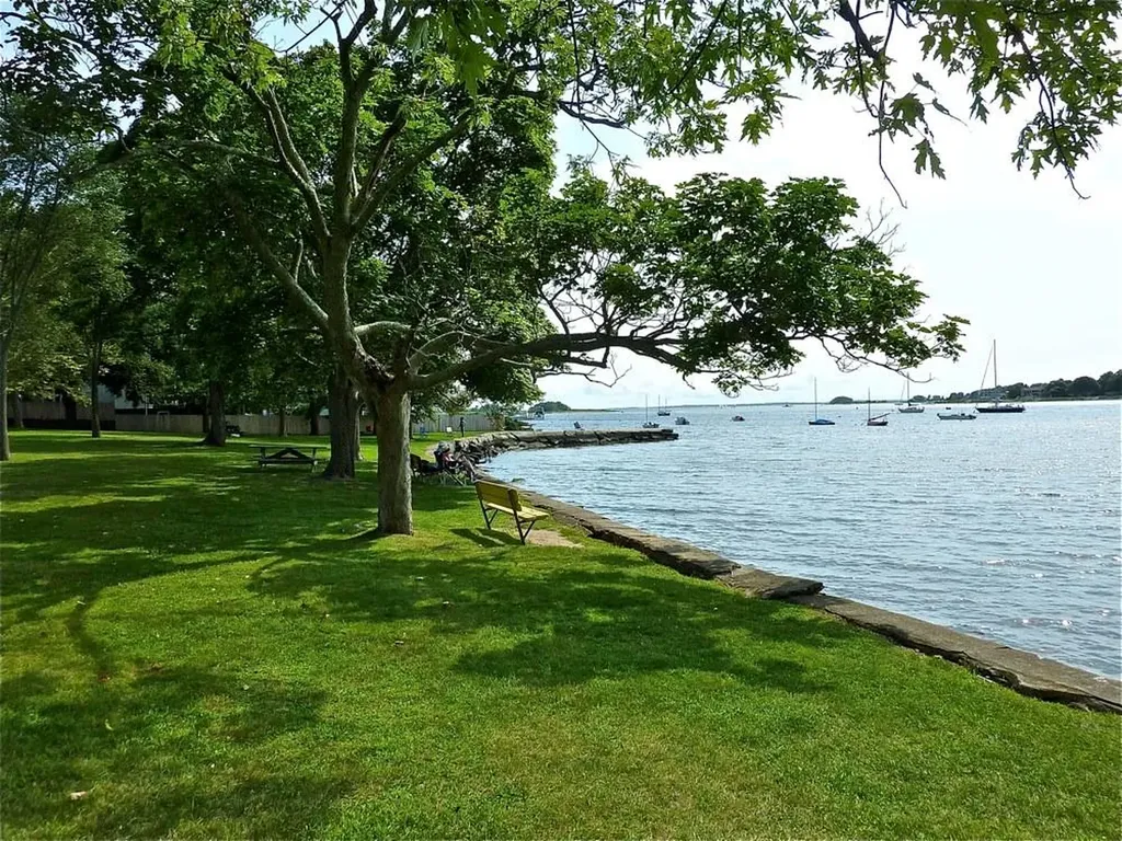 39 Bagy Wrinkle Cove Warren RI 02885