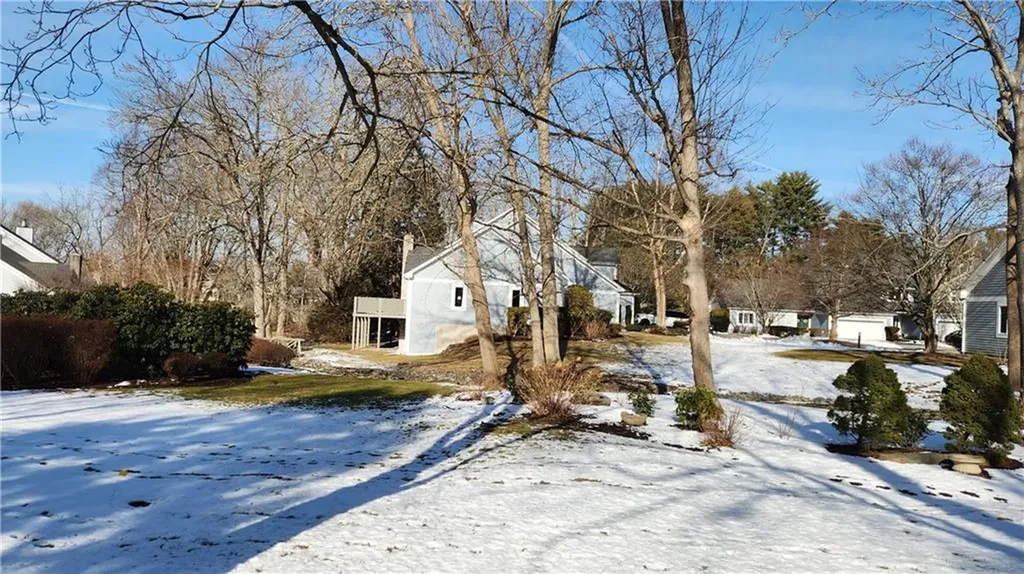 39 Bagy Wrinkle Cove Warren RI 02885