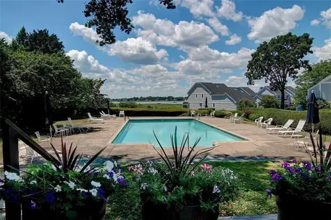 39 Bagy Wrinkle Cove Warren RI 02885