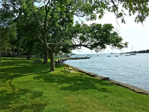 39 Bagy Wrinkle Cove Warren RI 02885