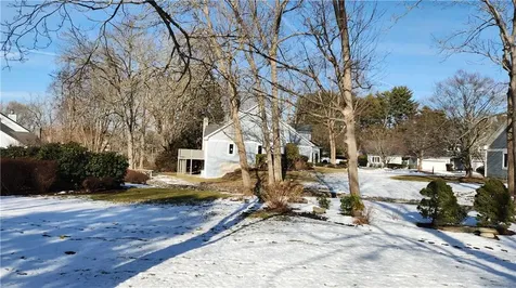 39 Bagy Wrinkle Cove Warren RI 02885