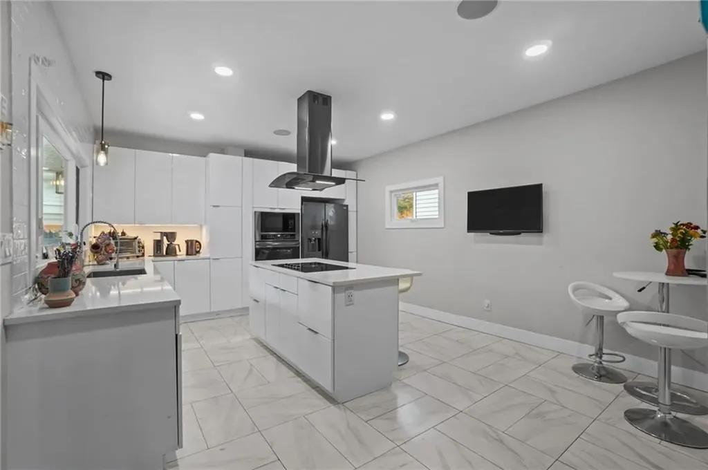 163 West Avenue Pawtucket RI 02860