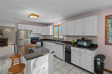 10 Arrowhead Way Warwick RI 02886