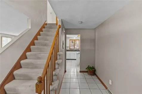 10 Arrowhead Way Warwick RI 02886