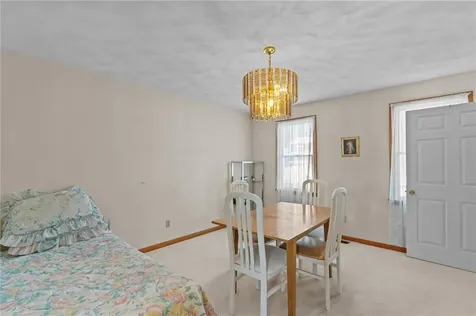 10 Arrowhead Way Warwick RI 02886