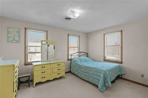 10 Arrowhead Way Warwick RI 02886