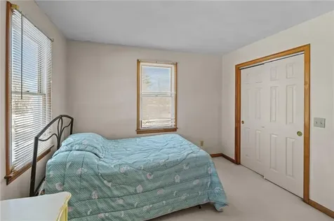 10 Arrowhead Way Warwick RI 02886