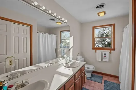 10 Arrowhead Way Warwick RI 02886