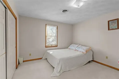 10 Arrowhead Way Warwick RI 02886