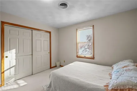 10 Arrowhead Way Warwick RI 02886