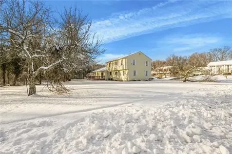 10 Arrowhead Way Warwick RI 02886