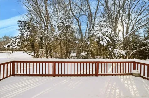 10 Arrowhead Way Warwick RI 02886