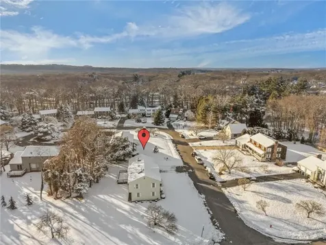 10 Arrowhead Way Warwick RI 02886