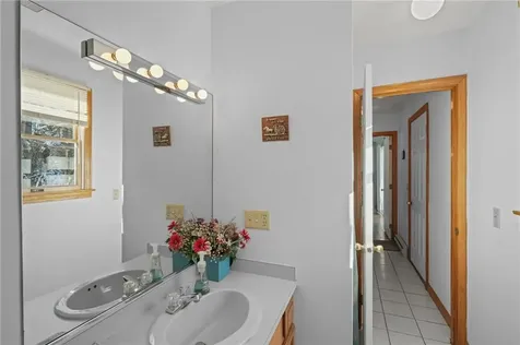 10 Arrowhead Way Warwick RI 02886