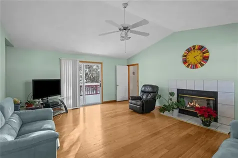 10 Arrowhead Way Warwick RI 02886