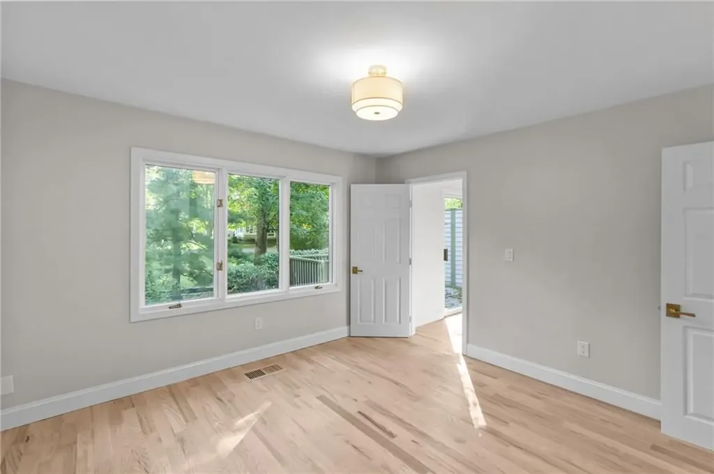 35 Bagy Wrinkle Cove Warren RI 02885