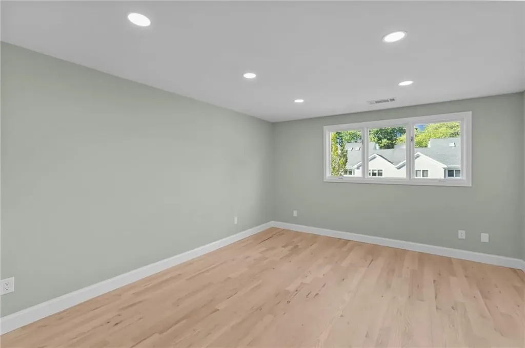 35 Bagy Wrinkle Cove Warren RI 02885