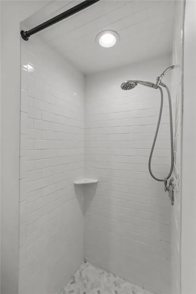 35 Bagy Wrinkle Cove Warren RI 02885