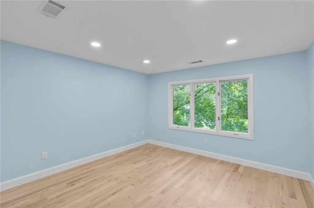 35 Bagy Wrinkle Cove Warren RI 02885