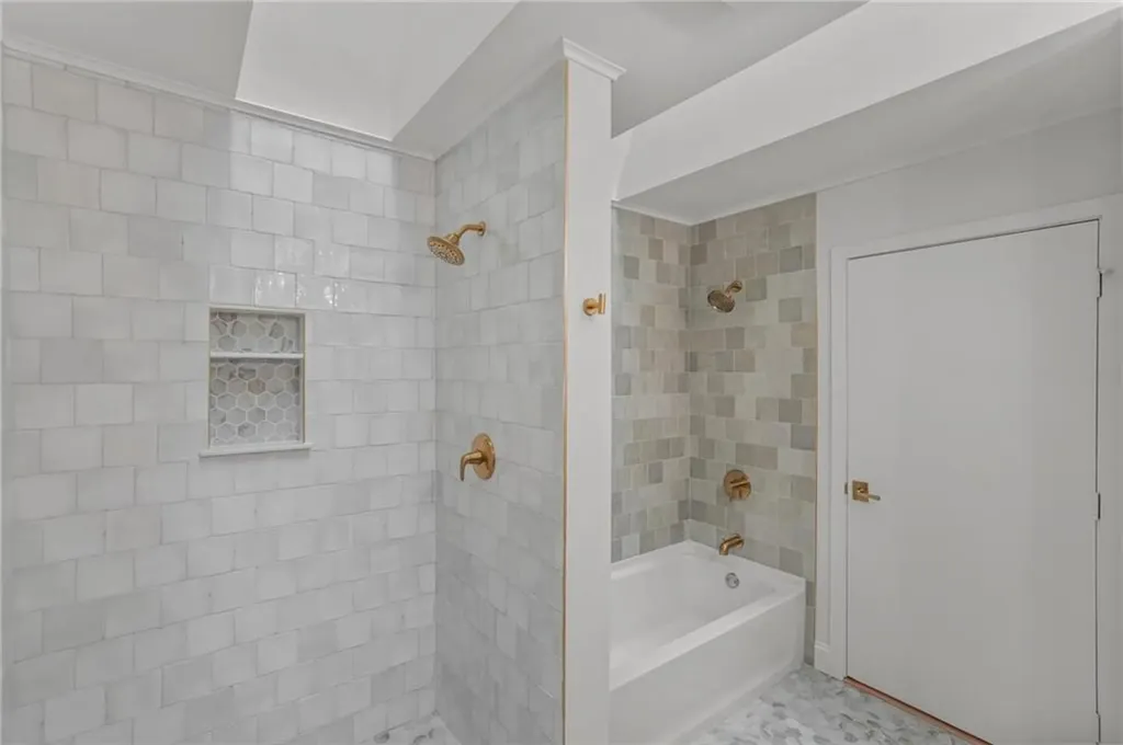 35 Bagy Wrinkle Cove Warren RI 02885