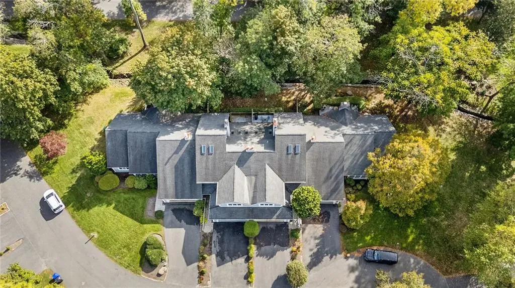 35 Bagy Wrinkle Cove Warren RI 02885