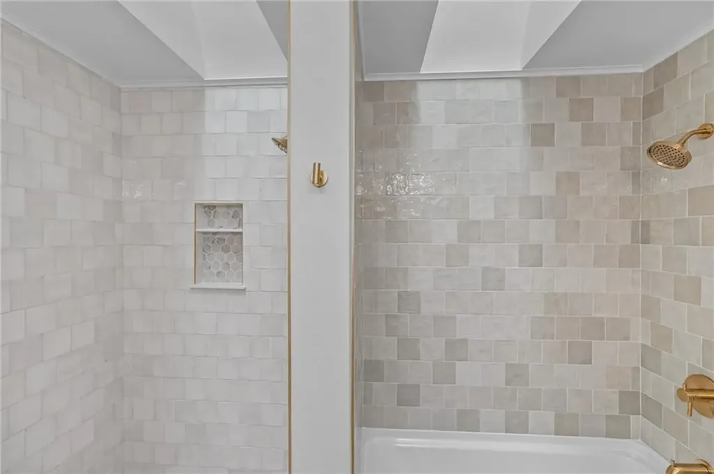 35 Bagy Wrinkle Cove Warren RI 02885