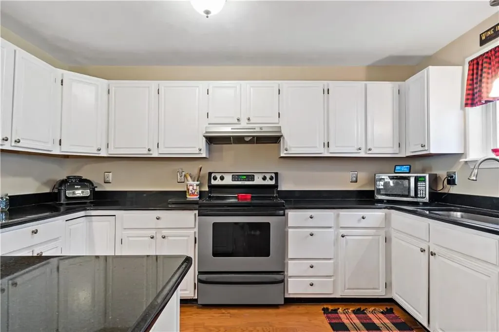 9 Parsley Lane Narragansett RI 02874