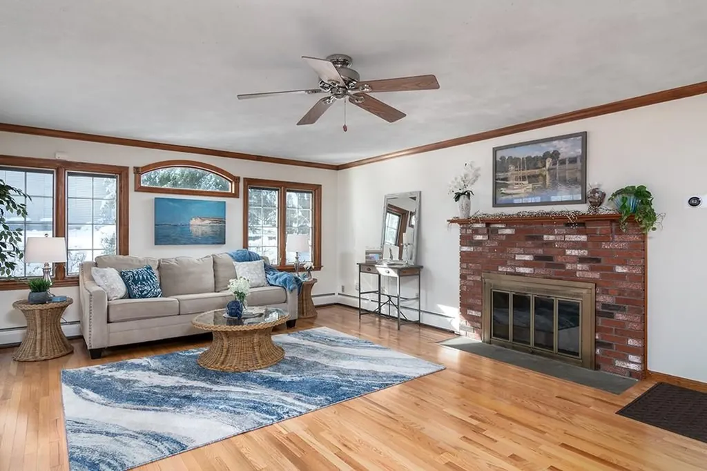 207 Beacon Drive North Kingstown RI 02852