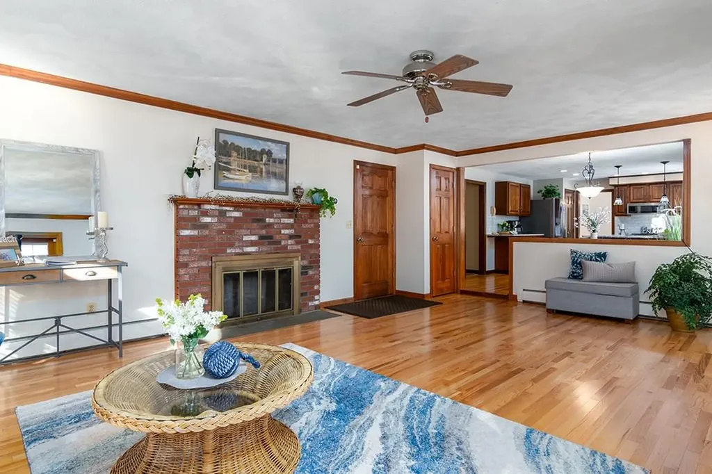 207 Beacon Drive North Kingstown RI 02852