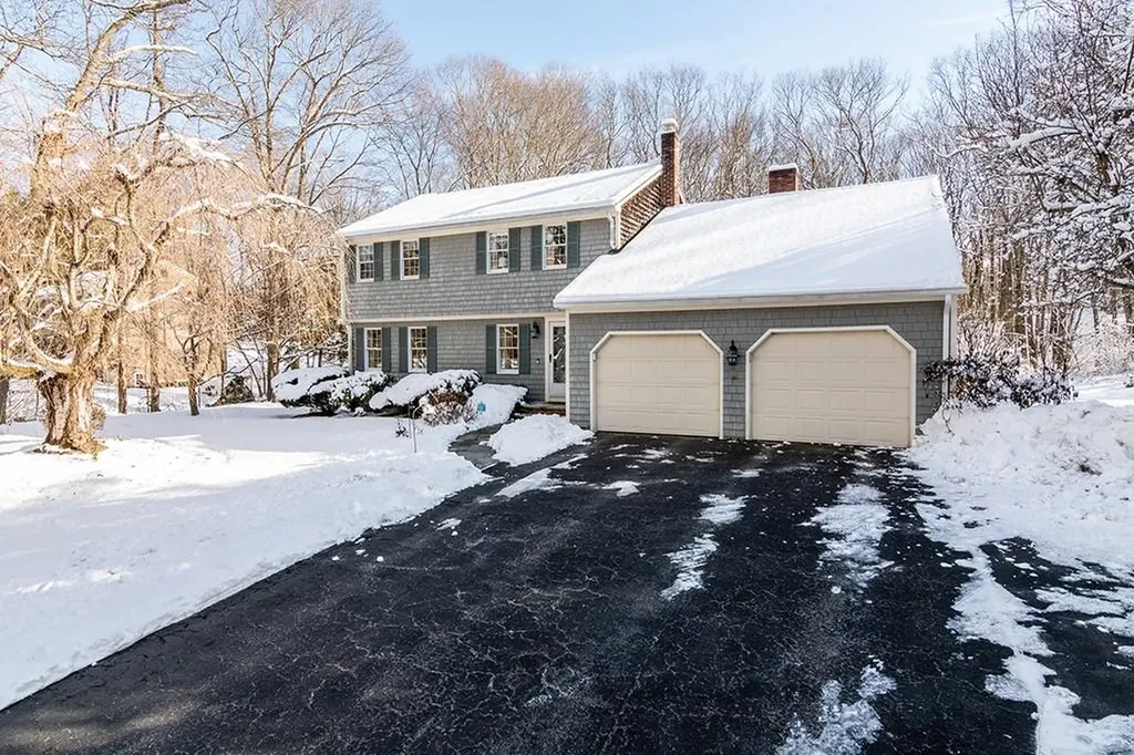 207 Beacon Drive North Kingstown RI 02852