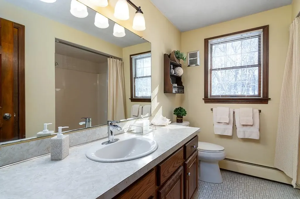 207 Beacon Drive North Kingstown RI 02852