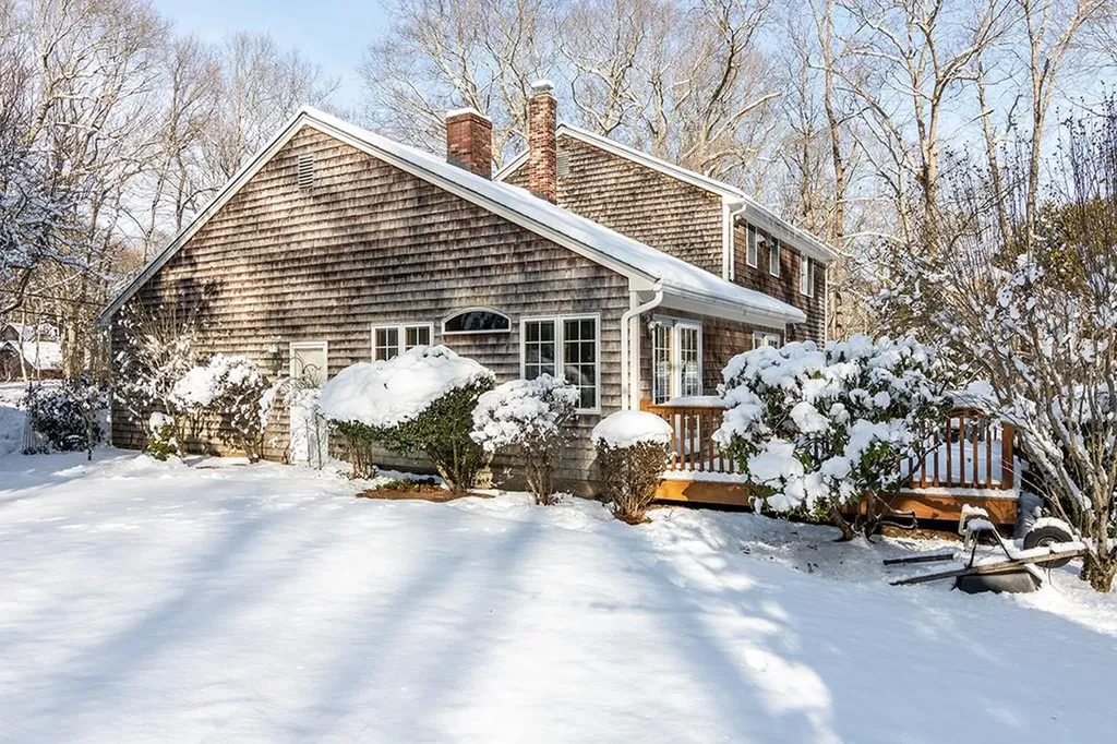 207 Beacon Drive North Kingstown RI 02852