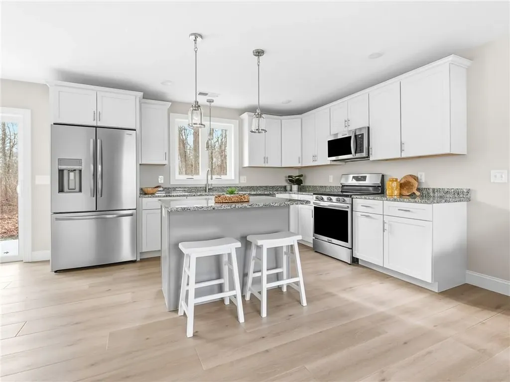 76 Medford Street Warwick RI 02889