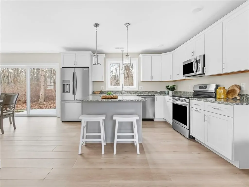 76 Medford Street Warwick RI 02889