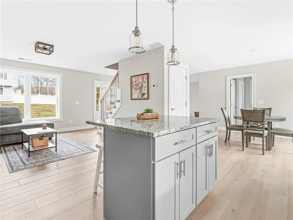 76 Medford Street Warwick RI 02889