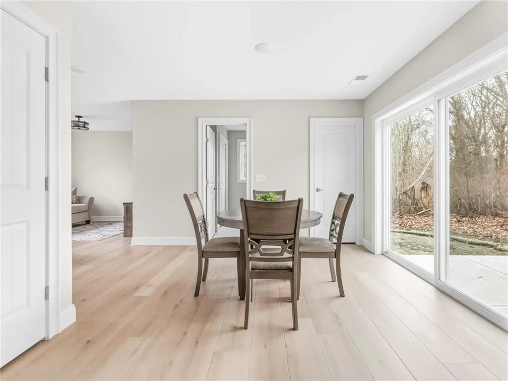 76 Medford Street Warwick RI 02889