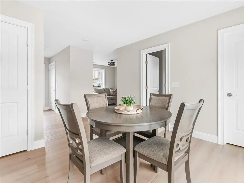 76 Medford Street Warwick RI 02889