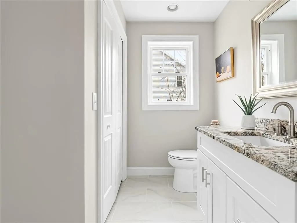 76 Medford Street Warwick RI 02889