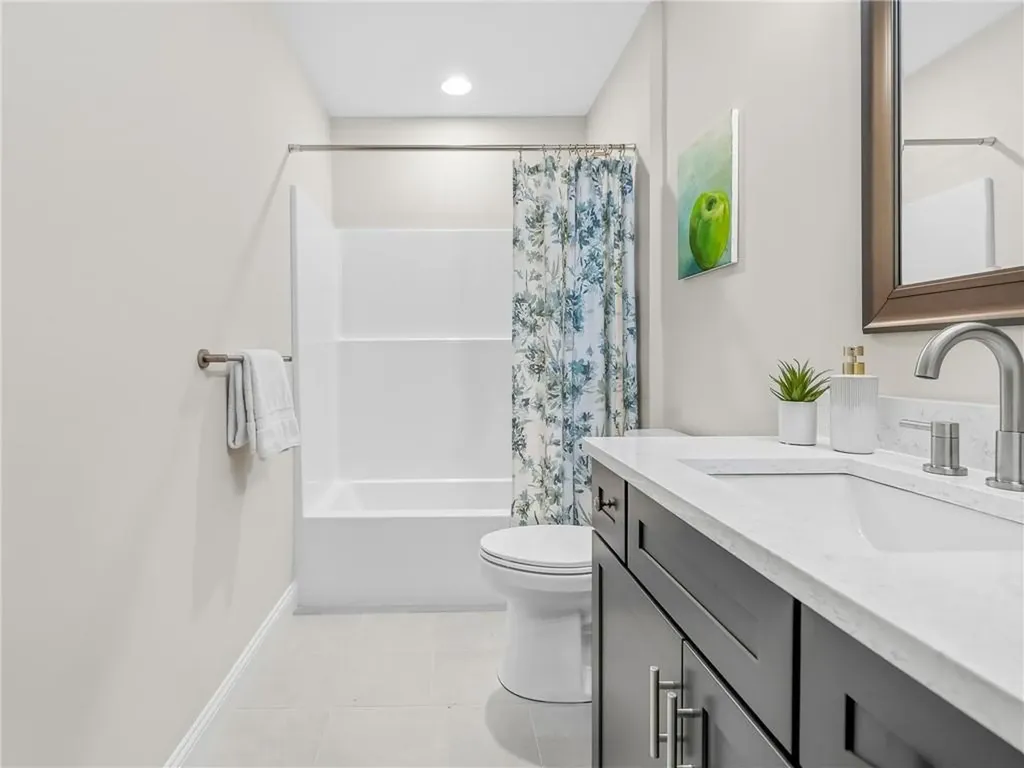 76 Medford Street Warwick RI 02889