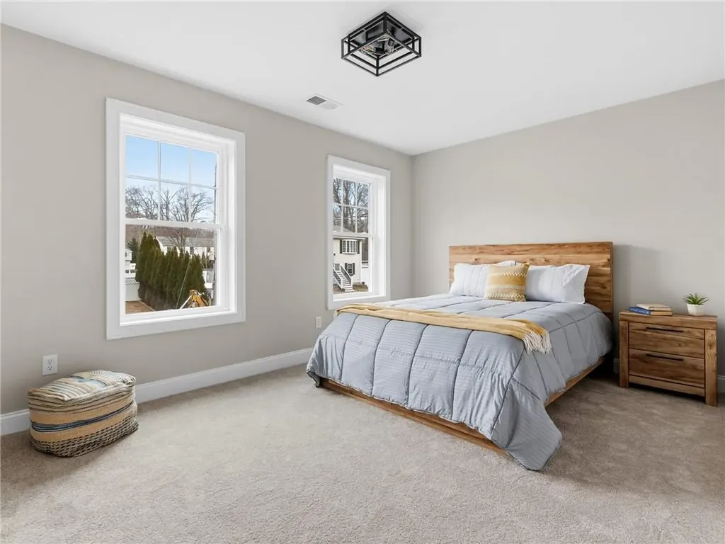 76 Medford Street Warwick RI 02889