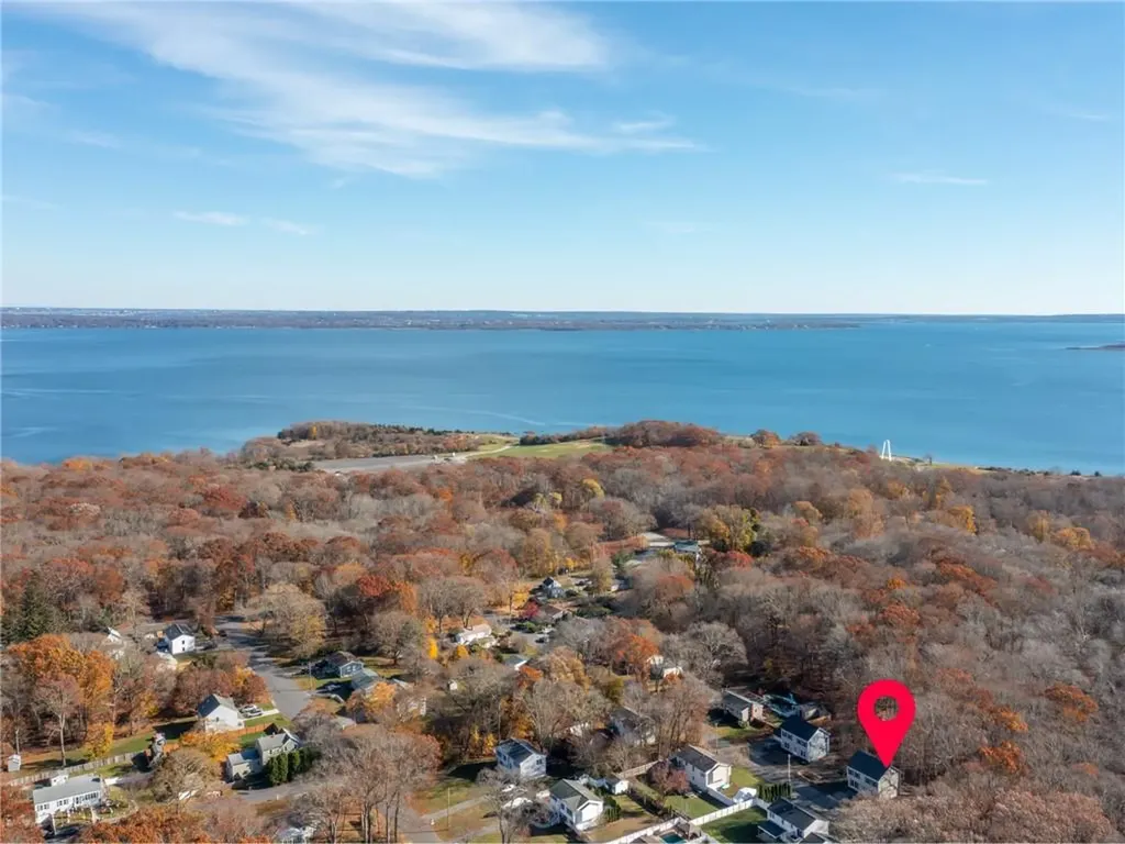 76 Medford Street Warwick RI 02889