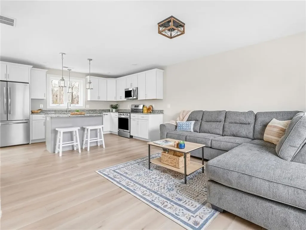 76 Medford Street Warwick RI 02889