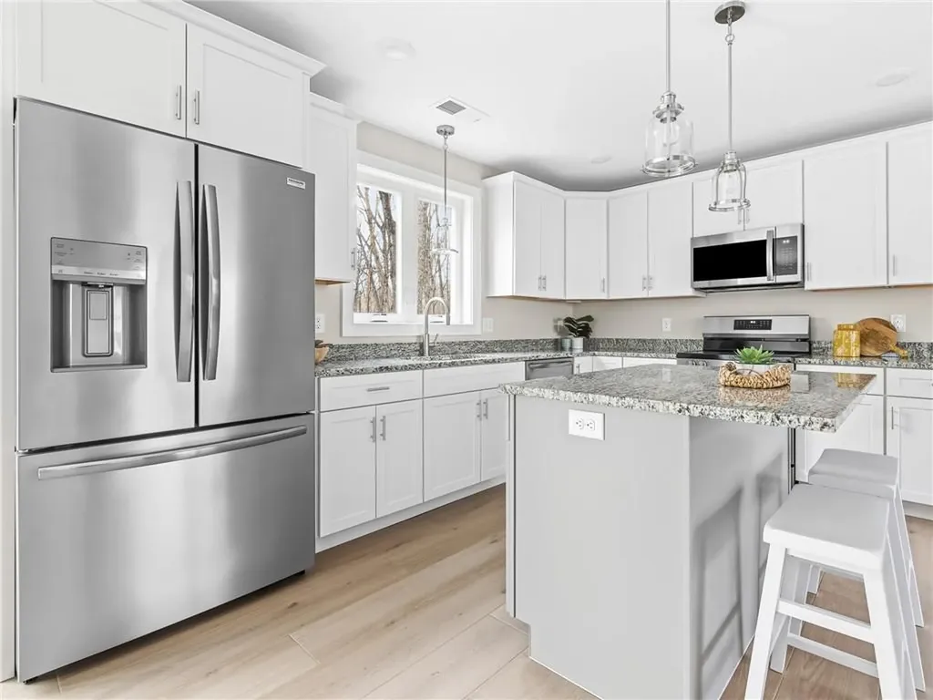 76 Medford Street Warwick RI 02889