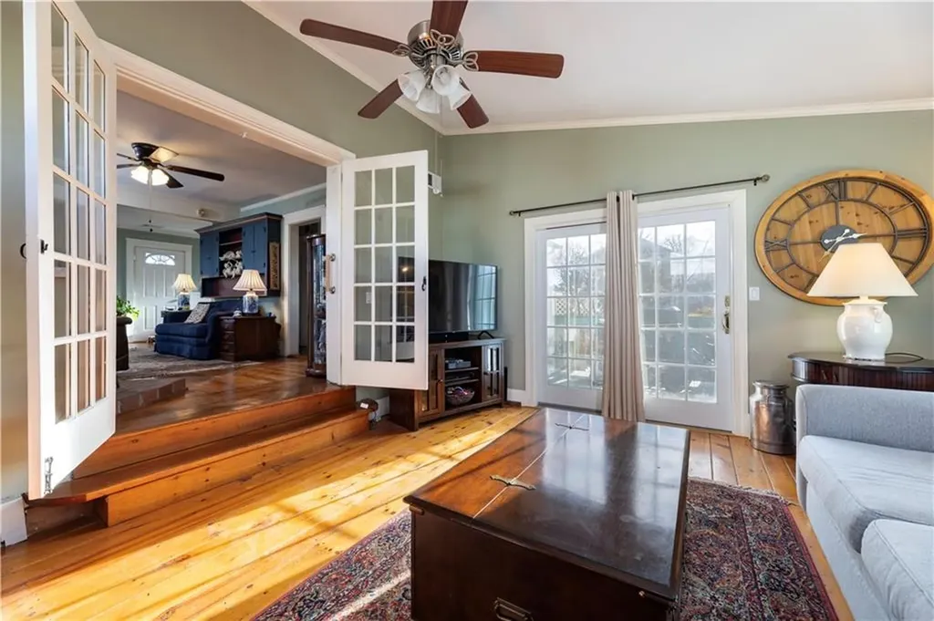 233 Palace Avenue Warwick RI 02886