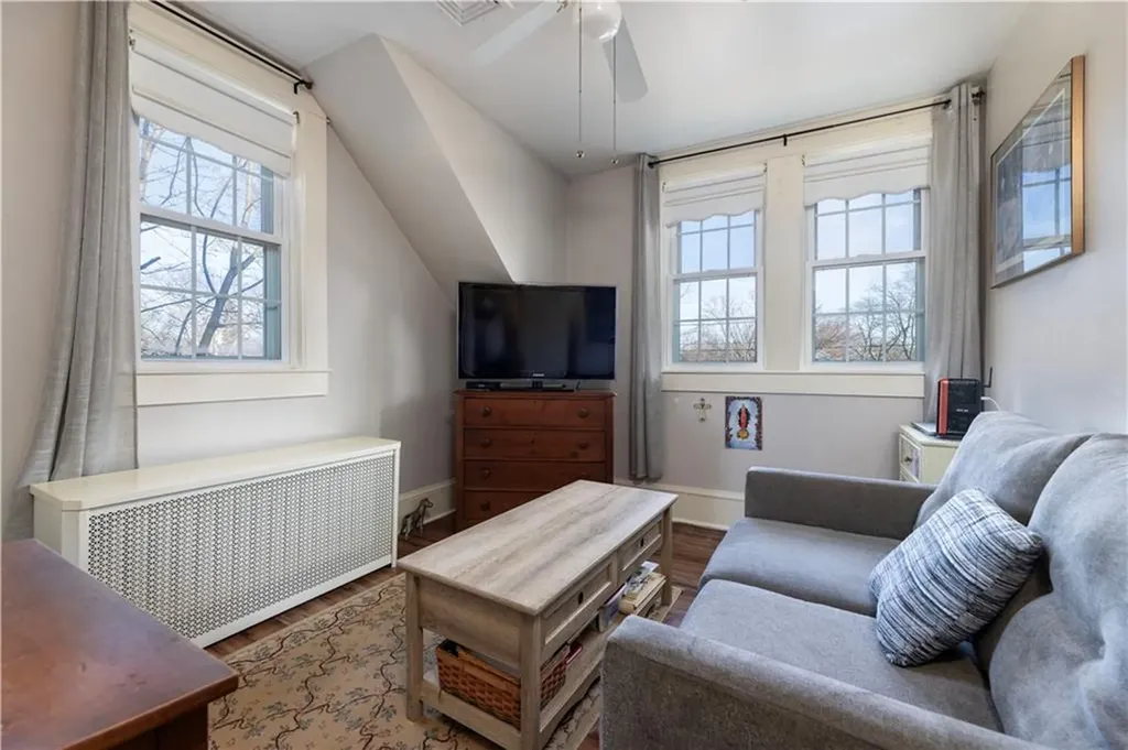 233 Palace Avenue Warwick RI 02886