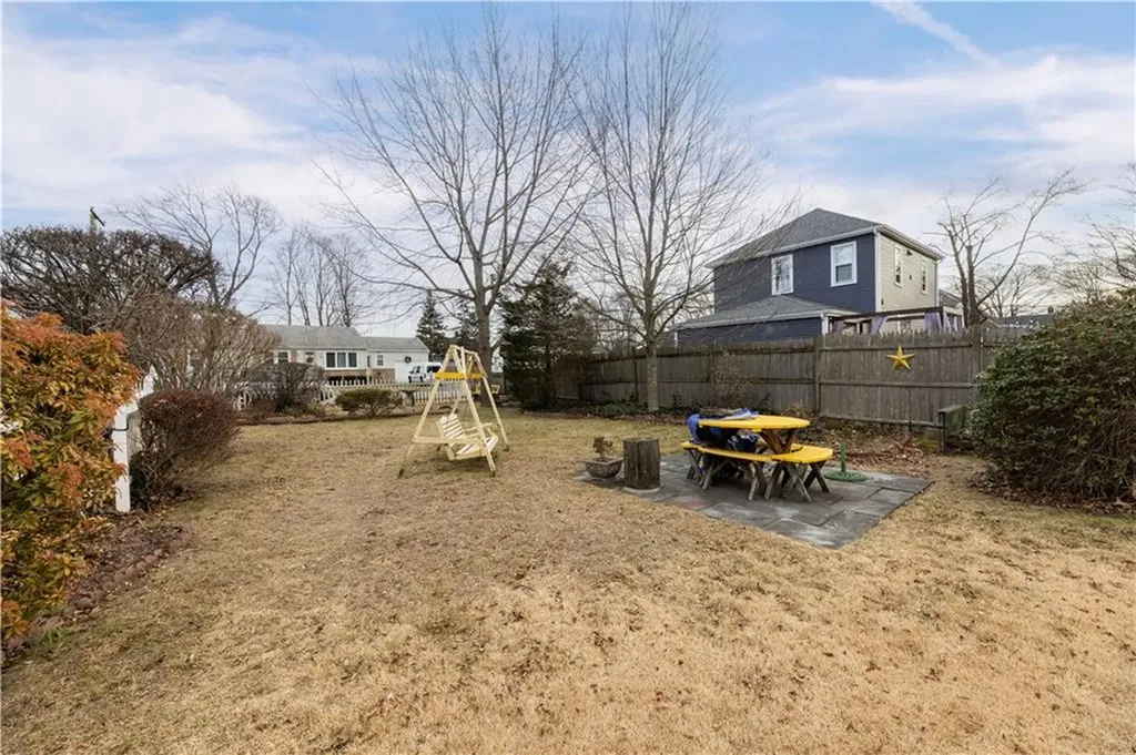 233 Palace Avenue Warwick RI 02886