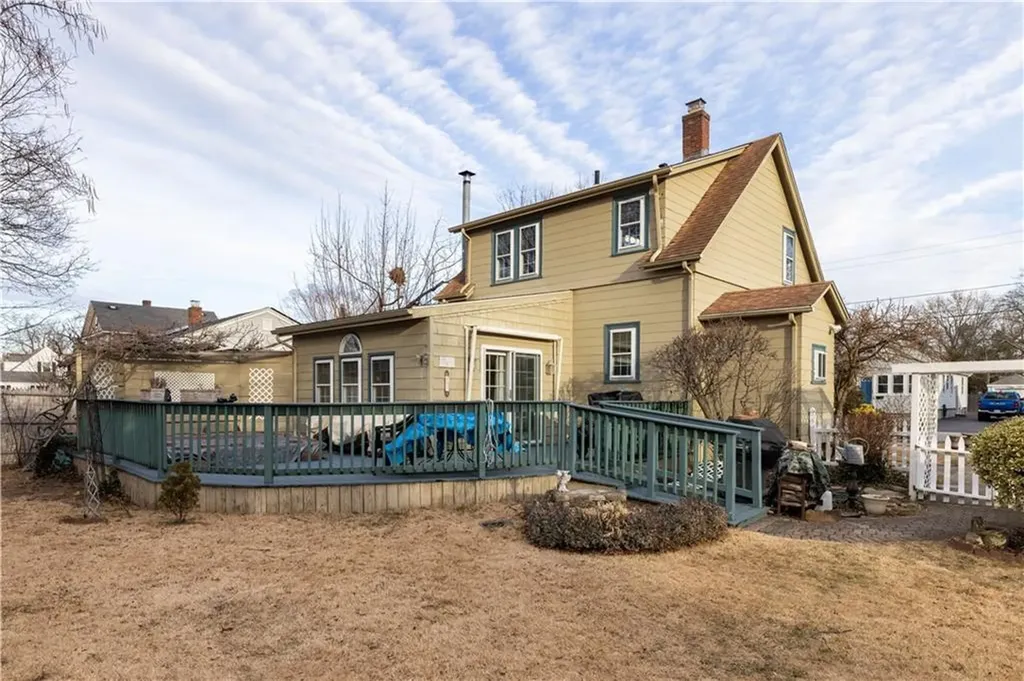 233 Palace Avenue Warwick RI 02886