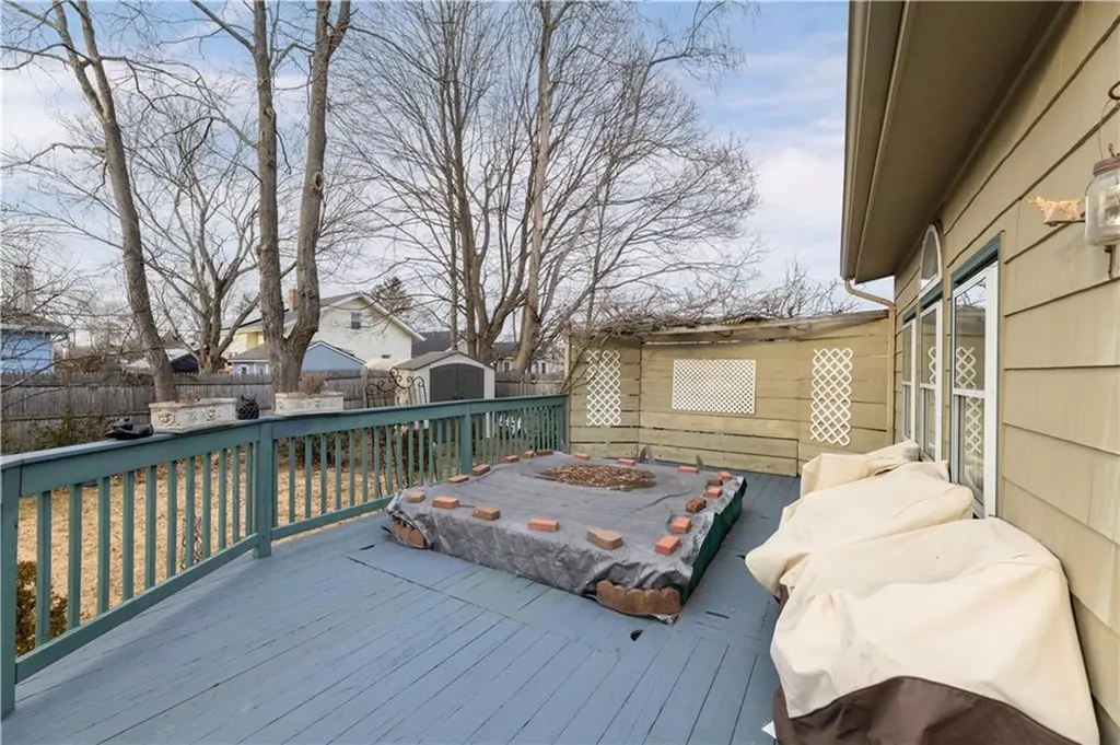 233 Palace Avenue Warwick RI 02886