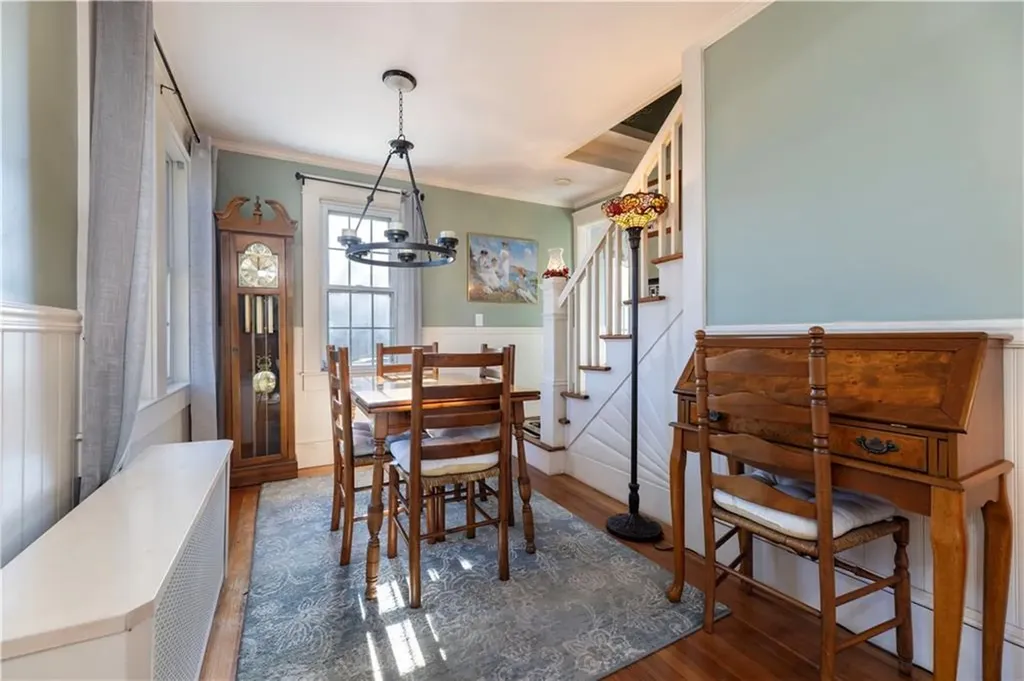233 Palace Avenue Warwick RI 02886