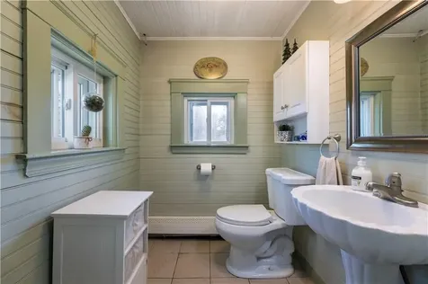 233 Palace Avenue Warwick RI 02886